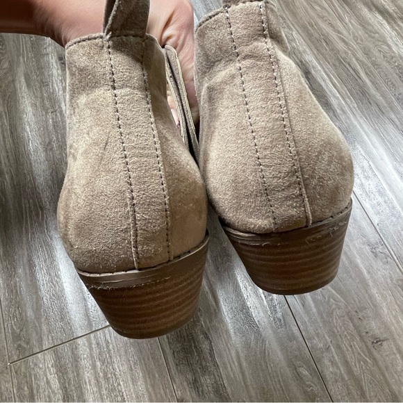 Lane Bryant Ankle Boots Side Dip Beige Faux Suede Low Heel Women’s 9W side dip - Picture 5 of 11
